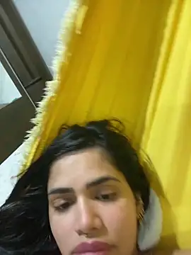 Snapshot of danilyns chatting on October 28, 2025, 11:40 pm danilyns online show from October 28, 2025, 11:40 pm