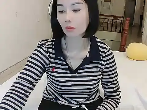 Snapshot of JunCii chatting on February 8, 2026, 3:26 pm JunCii online show from February 8, 2026, 3:26 pm