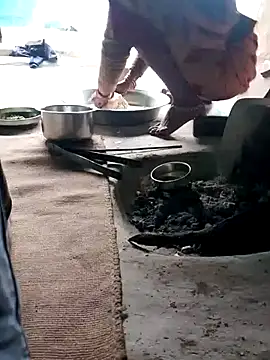 Snapshot of CUTE-004 chatting on January 9, 2026, 5:43 am CUTE-004 online show from January 9, 2026, 5:43 am