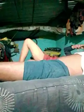 Snapshot of CUTE-004 chatting on April 1, 2026, 5:43 pm CUTE-004 online show from April 1, 2026, 5:43 pm