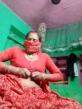 Snapshot of CUTE-004 chatting on April 5, 2026, 4:04 pm CUTE-004 online show from April 5, 2026, 4:04 pm