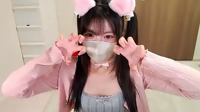 Snapshot of moka-neko chatting on October 7, 2025, 11:40 am moka-neko online show from October 7, 2025, 11:40 am