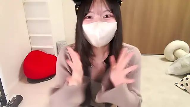 Snapshot of moka-neko chatting on October 15, 2025, 11:43 am moka-neko online show from October 15, 2025, 11:43 am