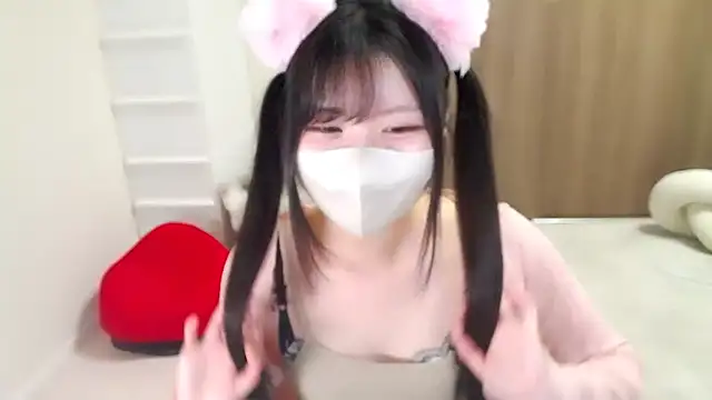 Snapshot of moka-neko chatting on October 18, 2025, 11:33 am moka-neko online show from October 18, 2025, 11:33 am