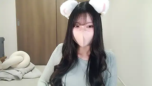 Snapshot of moka-neko chatting on October 22, 2025, 11:32 am moka-neko online show from October 22, 2025, 11:32 am