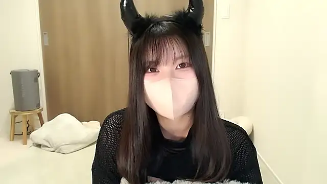 Snapshot of moka-neko chatting on October 31, 2025, 11:44 am moka-neko online show from October 31, 2025, 11:44 am