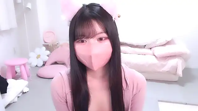 Snapshot of moka-neko chatting on November 2, 2025, 11:34 am moka-neko online show from November 2, 2025, 11:34 am