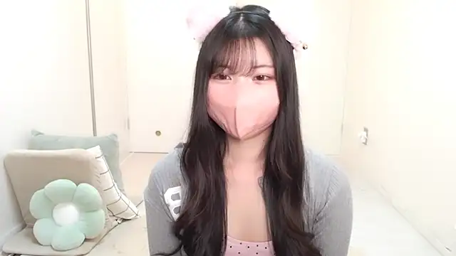 Snapshot of moka-neko chatting on November 4, 2025, 11:53 am moka-neko online show from November 4, 2025, 11:53 am