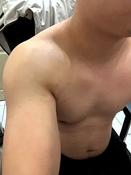 tw boy520 online show from January 13, 2026, 5:18 pm