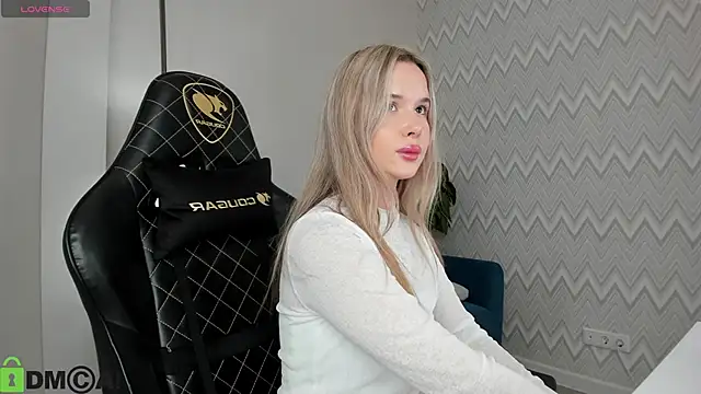 Nicoletta Cooper online show from September 12, 2025, 8:25 am