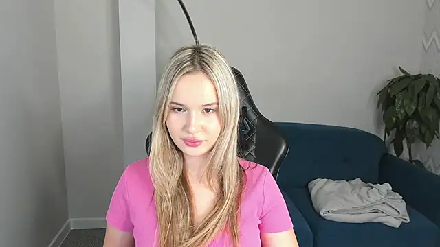 Nicoletta Cooper online show from September 19, 2025, 6:15 am