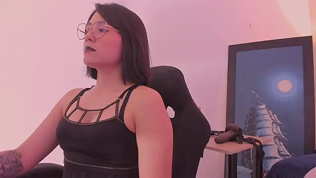 AnnaraLein online show from November 1, 2025, 3:30 am