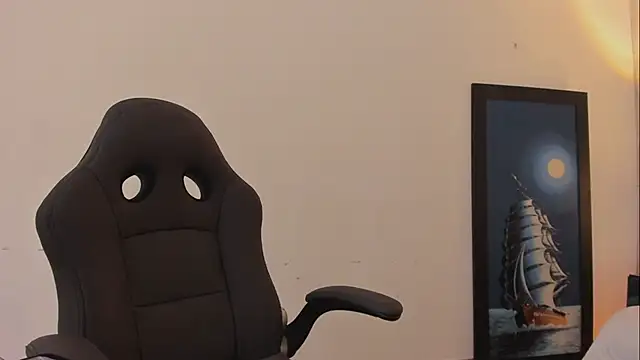 AnnaraLein online show from December 2, 2025, 1:00 am