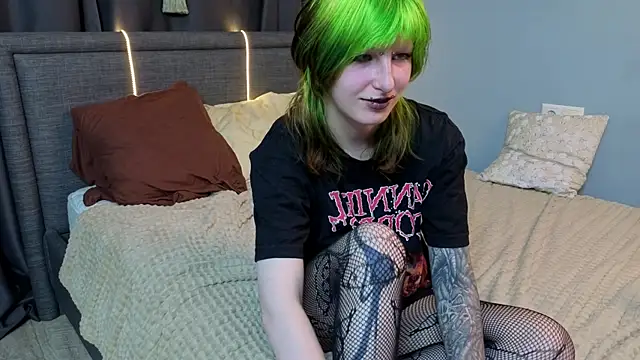 KandraCruser online show from October 4, 2025, 8:18 pm