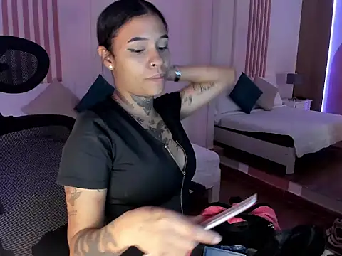  Sharloth  online show from December 1, 2025, 3:50 pm