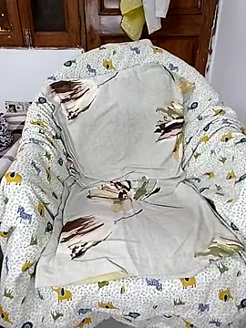 miss raavy online show from April 1, 2026, 10:05 am