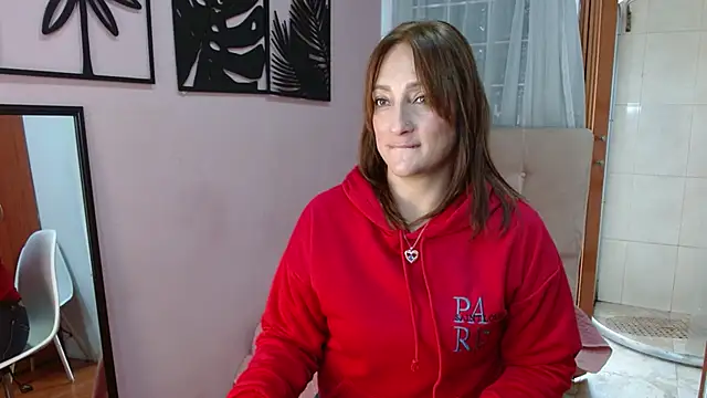 amara rousse1 online show from December 2, 2025, 1:05 pm