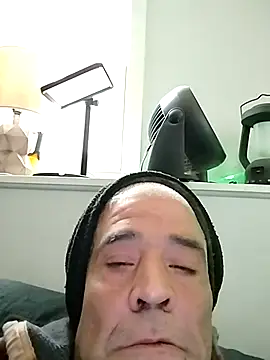 orcajaws52 online show from April 1, 2026, 3:42 pm