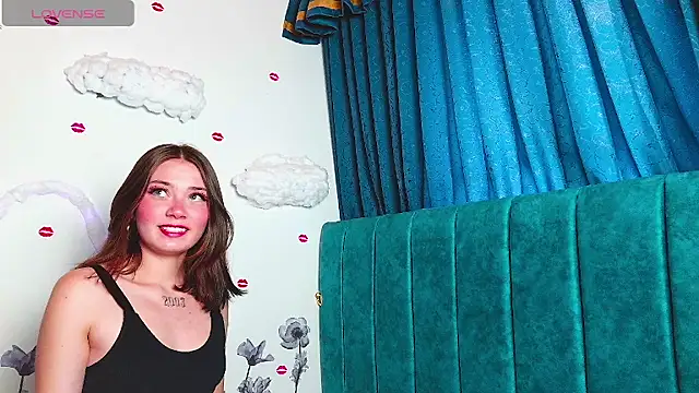 Snapshot of MilaFyre chatting on September 18, 2025, 4:42 pm MilaFyre online show from September 18, 2025, 4:42 pm