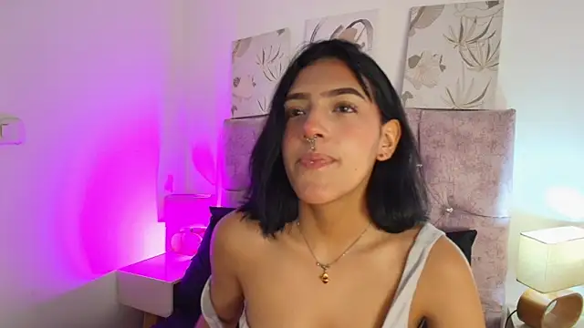 Dulce Bella  online show from February 13, 2026, 3:57 am