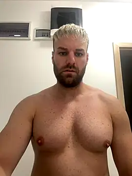 Snapshot of TheKevinboy chatting on September 13, 2025, 11:48 pm TheKevinboy online show from September 13, 2025, 11:48 pm