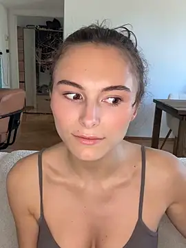 SophiiaStarr online show from September 11, 2025, 12:05 pm