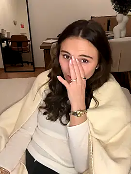 SophiiaStarr online show from October 15, 2025, 5:24 pm