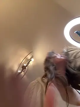 SophiiaStarr online show from January 6, 2026, 8:23 pm