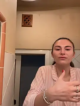 SophiiaStarr online show from February 14, 2026, 2:03 pm