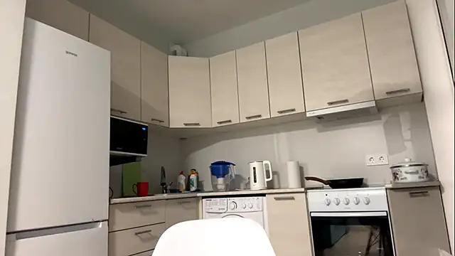 Denni Spilber online show from October 17, 2025, 3:36 pm