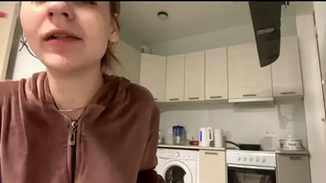 Denni Spilber online show from November 4, 2025, 3:33 pm