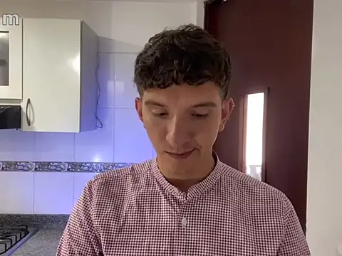 MelinaVelvet online show from April 8, 2026, 8:53 pm