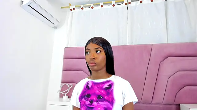 MarianRosse online show from November 13, 2025, 9:36 pm