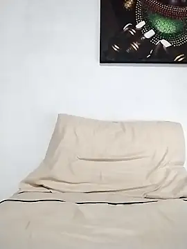 latinblack16 online show from October 22, 2025, 3:40 am