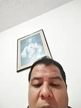 latinblack16 online show from February 10, 2026, 3:32 am