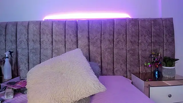 Ambeer fox  online show from April 20, 2026, 1:25 pm