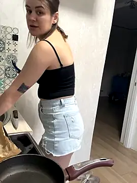 Risky-Flower online show from September 21, 2025, 1:24 pm