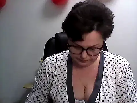 EllaLove2277 online show from February 18, 2026, 6:31 am