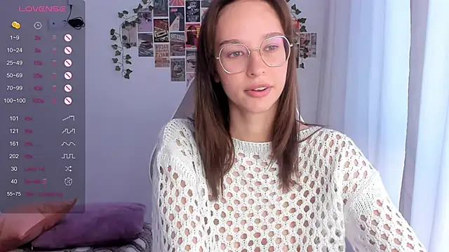  Alissaa online show from October 6, 2025, 1:19 pm