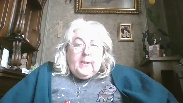 Lala-Love56 online show from November 17, 2025, 12:44 pm