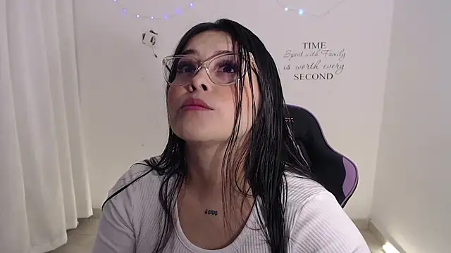 Snapshot of amberbakee chatting on June 11, 2026, 1:42 pm amberbakee online show from June 11, 2026, 1:42 pm