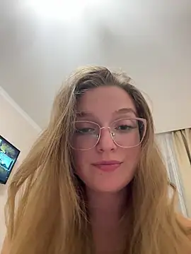 Bellatrisssaa online show from September 15, 2025, 6:30 pm