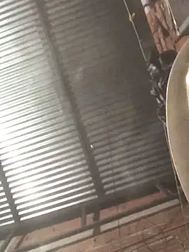 elpeluchenegroxxx3 online show from April 26, 2026, 3:04 am