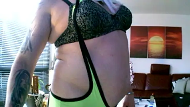 hellgirl1980 online show from November 24, 2025, 12:49 pm