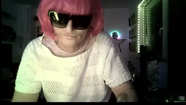 Snapshot of hellgirl1980 chatting on April 23, 2026, 11:29 pm hellgirl1980 online show from April 23, 2026, 11:29 pm
