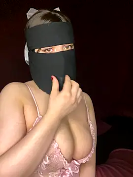 RooVaaN-Xx online show from October 29, 2025, 5:25 pm