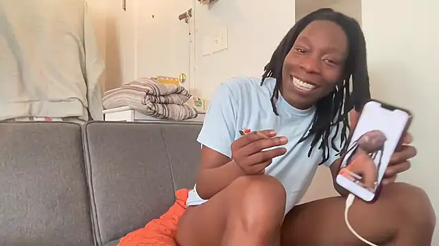 Snapshot of littyleesh1 chatting on September 13, 2025, 3:56 pm littyleesh1 online show from September 13, 2025, 3:56 pm
