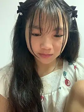 Emlyly-18 online show from September 29, 2025, 12:49 am