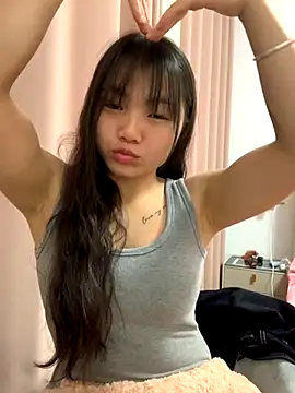 Emlyly-18 online show from December 2, 2025, 3:56 am