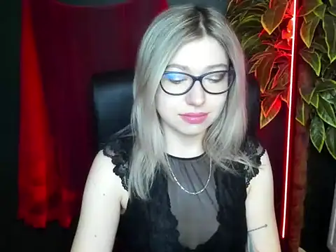 loveHeidi online show from March 12, 2026, 5:24 am